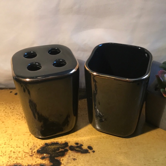 Calla Lily Bathroom Set - Picture 3 of 3